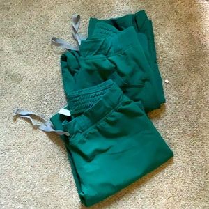 Kade cargo fig scrub bottoms small